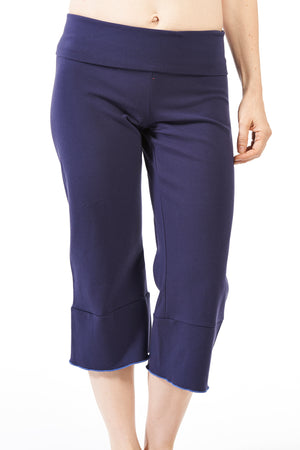 Fold over capri yoga pants hotsell